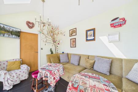 4 bedroom Detached bungalow for sale in Stephen Crescent, Barton-upon-Humber, North Lincolnshire, DN18