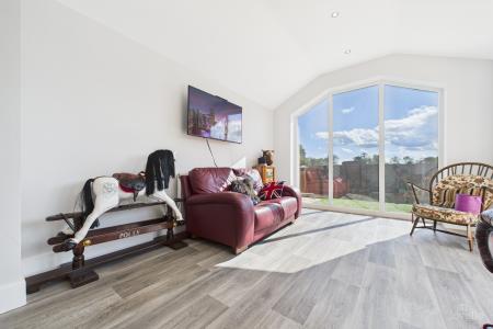 6 bedroom Detached house for sale in Huntsman Close, Goxhill, North Lincolnshire, DN19