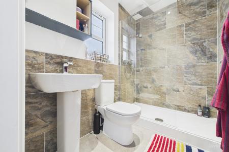 6 bedroom Detached house for sale in Huntsman Close, Goxhill, North Lincolnshire, DN19