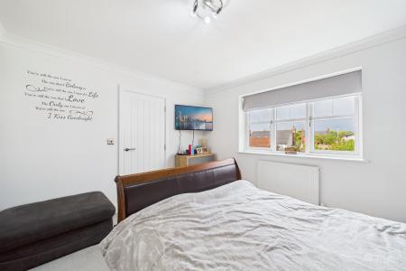 6 bedroom Detached house for sale in Huntsman Close, Goxhill, North Lincolnshire, DN19