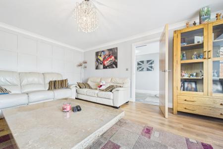 6 bedroom Detached house for sale in Huntsman Close, Goxhill, North Lincolnshire, DN19