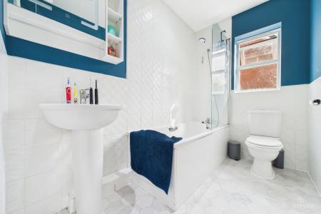 3 bedroom Semi-detached house for sale in Nightingale Close, Barton-upon-Humber, North Lincolnshire, DN18