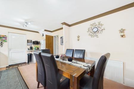 3 bedroom Semi-detached house for sale in Lodge Avenue, Barton-upon-Humber, North Lincolnshire, DN18