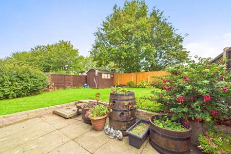 3 bedroom Semi-detached house for sale in Lodge Avenue, Barton-upon-Humber, North Lincolnshire, DN18