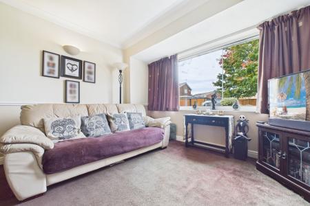 3 bedroom Semi-detached house for sale in Lodge Avenue, Barton-upon-Humber, North Lincolnshire, DN18