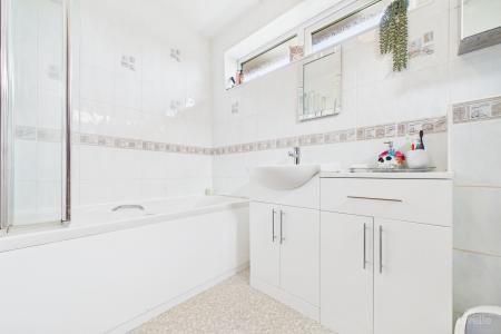 3 bedroom Semi-detached house for sale in Lodge Avenue, Barton-upon-Humber, North Lincolnshire, DN18