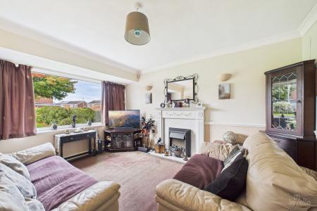 3 bedroom Semi-detached house for sale in Lodge Avenue, Barton-upon-Humber, North Lincolnshire, DN18