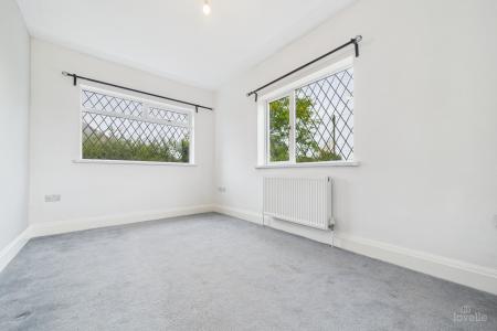 3 bedroom Detached bungalow for sale in Sluice Road, South Ferriby, North Lincolnshire, DN18