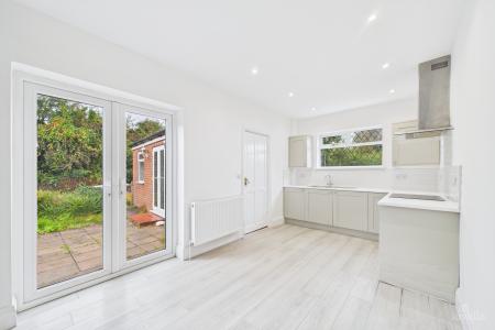 3 bedroom Detached bungalow for sale in Sluice Road, South Ferriby, North Lincolnshire, DN18