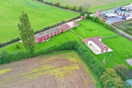 2 bedroom Detached bungalow for sale in Soff Lane, Goxhill, North Lincolnshire, DN19