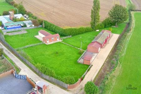 2 bedroom Detached bungalow for sale in Soff Lane, Goxhill, North Lincolnshire, DN19