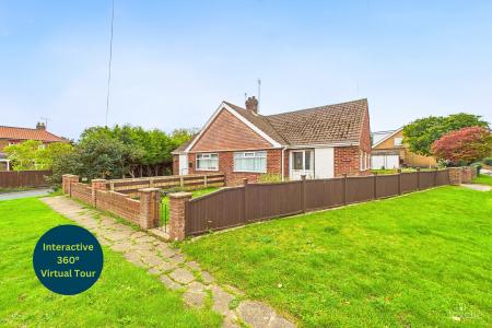 2 bedroom Semi-detached bungalow for sale in Cross Street, Barrow-upon-Humber, North Lincolnshire, DN19