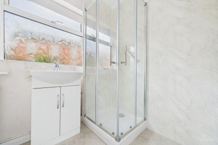 2 bedroom Semi-detached bungalow for sale in Cross Street, Barrow-upon-Humber, North Lincolnshire, DN19