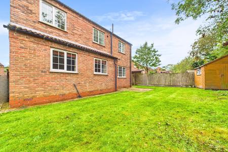 4 bedroom Detached house for sale in Hallam Close, Barrow-upon-Humber, North Lincolnshire, DN19