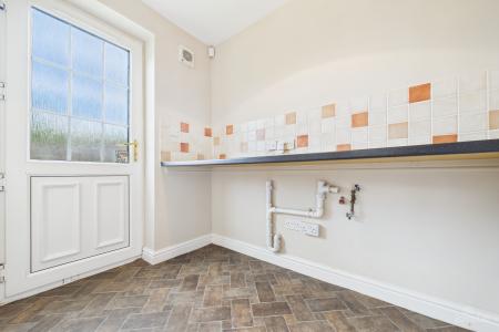 4 bedroom Detached house for sale in Hallam Close, Barrow-upon-Humber, North Lincolnshire, DN19