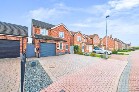 3 bedroom Detached house for sale in Bayleaf Lane, Barton-upon-Humber, North Lincolnshire, DN18