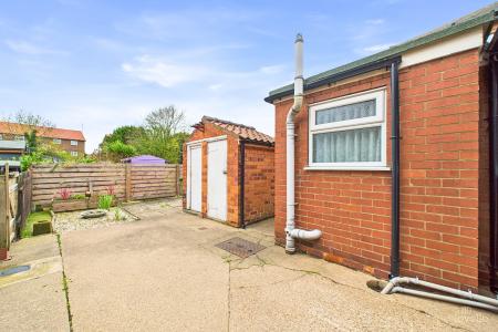 2 bedroom End of terrace house for sale in Butts Road, Barton-upon-Humber, North Lincolnshire, DN18