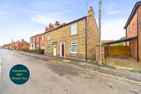 2 bedroom End of terrace house for sale in Butts Road, Barton-upon-Humber, North Lincolnshire, DN18