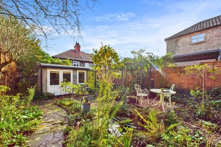 2 bedroom Semi-detached house for sale in Whitecross Street, Barton-upon-Humber, North Lincolnshire, DN18