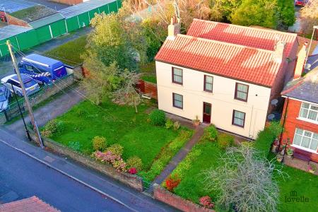 5 bedroom Detached house for sale in Newport, Barton-upon-Humber, North Lincolnshire, DN18