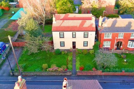 5 bedroom Detached house for sale in Newport, Barton-upon-Humber, North Lincolnshire, DN18