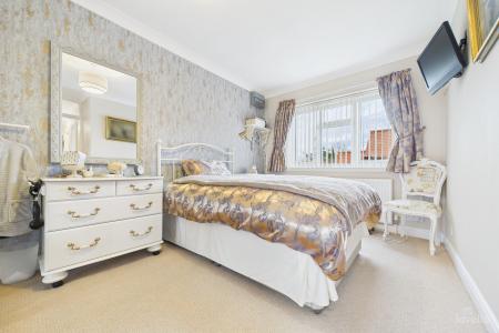 3 bedroom Detached bungalow for sale in Killicks Rise, Barton-upon-Humber, North Lincolnshire, DN18