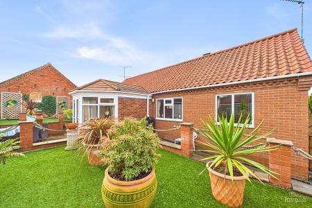 3 bedroom Detached bungalow for sale in Killicks Rise, Barton-upon-Humber, North Lincolnshire, DN18