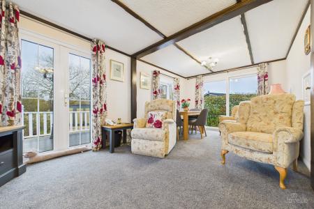 2 bedroom Park home for sale in Barton Broads Park, Barton-upon-Humber, North Lincolnshire, DN18