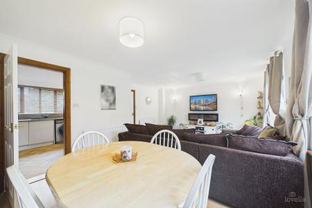 3 bedroom Semi-detached house for sale in Hawthorn Rise, Barrow-upon-Humber, North Lincolnshire, DN19