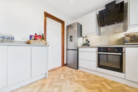 3 bedroom Semi-detached house for sale in Hawthorn Rise, Barrow-upon-Humber, North Lincolnshire, DN19