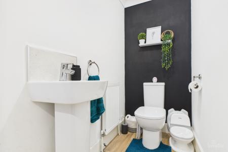 2 bedroom Semi-detached house for sale in Glanford Rise, Barton-upon-Humber, North Lincolnshire, DN18