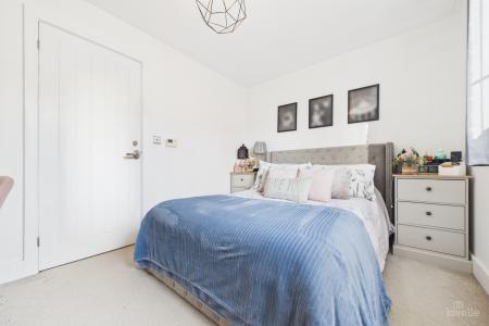 2 bedroom Semi-detached house for sale in Glanford Rise, Barton-upon-Humber, North Lincolnshire, DN18