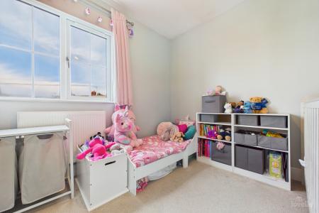 2 bedroom Semi-detached house for sale in Glanford Rise, Barton-upon-Humber, North Lincolnshire, DN18