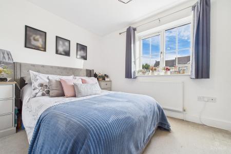 2 bedroom Semi-detached house for sale in Glanford Rise, Barton-upon-Humber, North Lincolnshire, DN18