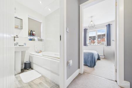 2 bedroom Semi-detached house for sale in Glanford Rise, Barton-upon-Humber, North Lincolnshire, DN18