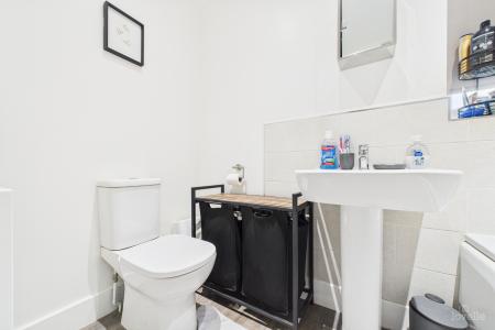 2 bedroom Semi-detached house for sale in Glanford Rise, Barton-upon-Humber, North Lincolnshire, DN18