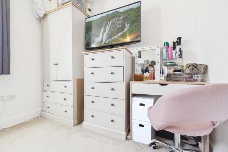 2 bedroom Semi-detached house for sale in Glanford Rise, Barton-upon-Humber, North Lincolnshire, DN18