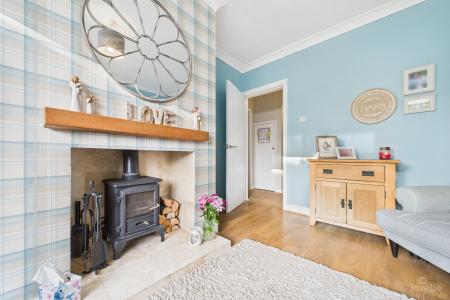 3 bedroom Semi-detached house for sale in Grange Avenue, Barton-upon-Humber, North Lincolnshire, DN18