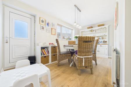 3 bedroom Semi-detached house for sale in Grange Avenue, Barton-upon-Humber, North Lincolnshire, DN18