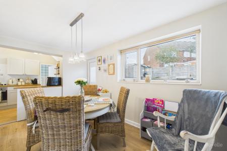 3 bedroom Semi-detached house for sale in Grange Avenue, Barton-upon-Humber, North Lincolnshire, DN18