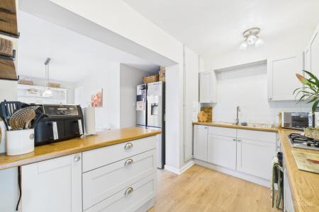 3 bedroom Semi-detached house for sale in Grange Avenue, Barton-upon-Humber, North Lincolnshire, DN18