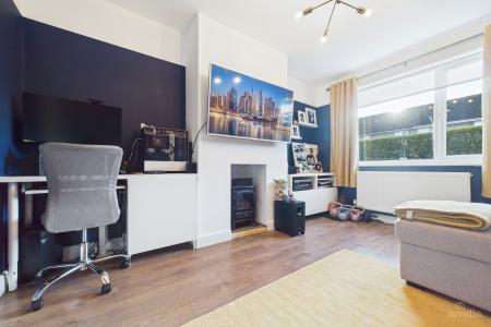 3 bedroom Semi-detached house for sale in Grange Avenue, Barton-upon-Humber, North Lincolnshire, DN18