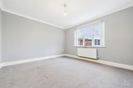 4 bedroom Semi-detached house for sale in Bayleaf Lane, Barton-upon-Humber, North Lincolnshire, DN18