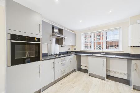 4 bedroom Semi-detached house for sale in Bayleaf Lane, Barton-upon-Humber, North Lincolnshire, DN18