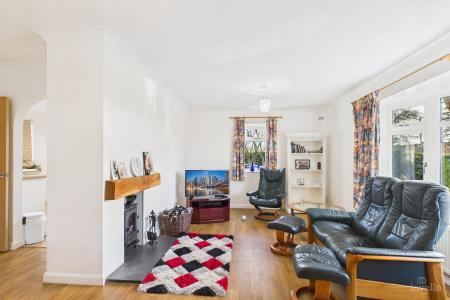 2 bedroom Detached bungalow for sale in Mill Lane, Goxhill, North Lincolnshire, DN19