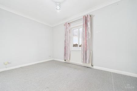 2 bedroom Semi-detached house for sale in Tangarth Court, Barton-upon-Humber, North Lincolnshire, DN18