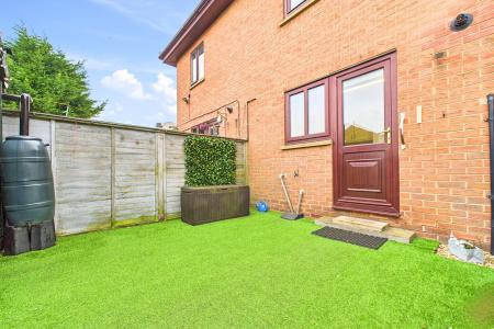 2 bedroom Semi-detached house for sale in Tangarth Court, Barton-upon-Humber, North Lincolnshire, DN18