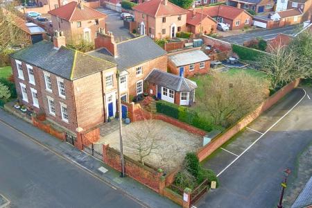 4 bedroom Semi-detached house for sale in Queen Street, Barton-upon-Humber, North Lincolnshire, DN18