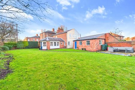 4 bedroom Semi-detached house for sale in Queen Street, Barton-upon-Humber, North Lincolnshire, DN18