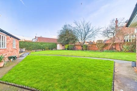 4 bedroom Semi-detached house for sale in Queen Street, Barton-upon-Humber, North Lincolnshire, DN18